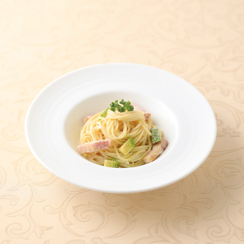 アボカドとベーコンのクリームチーズパスタ