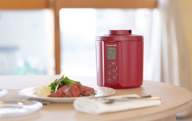 温かく華やいだ雰囲気と、上品さも兼ね備えた心引かれる存在感